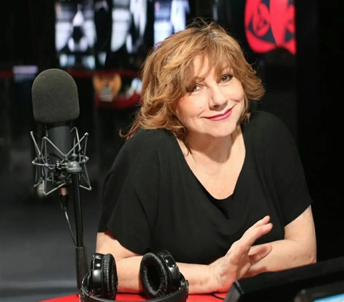 Silvia Annicchiarico: un viaggio attraverso note, schermi e frequenze…e il “no” di RTL 102.5 per “età” episode artwork